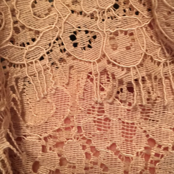 Blush lace pretty top - Picture 6 of 6